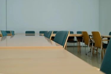 Begegnungsstätte Tische Nahaufnahme